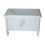 Redesigned wooden toy box