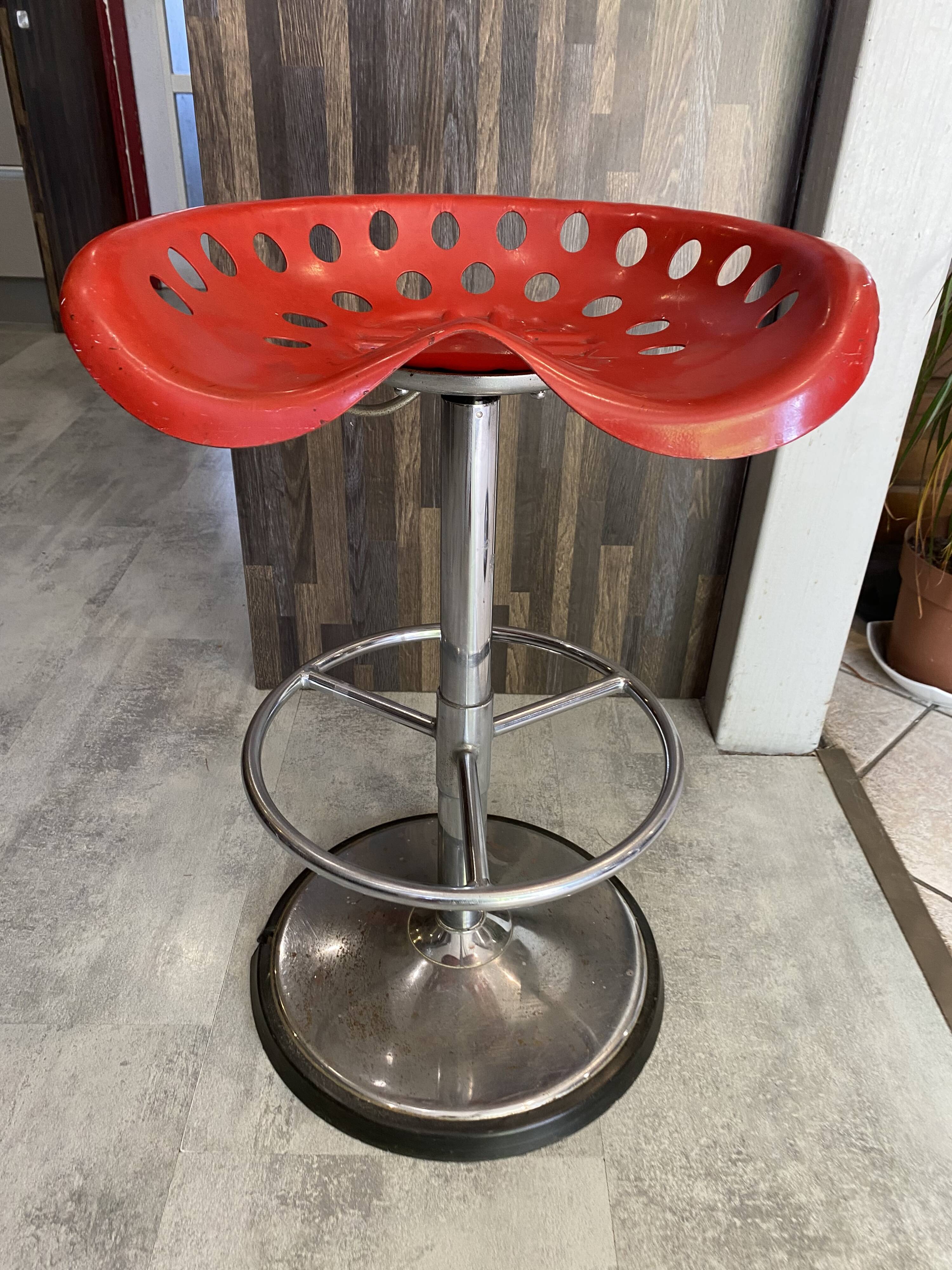 Red stool Faucheuse swivel Etienne Fermigier mirima 70