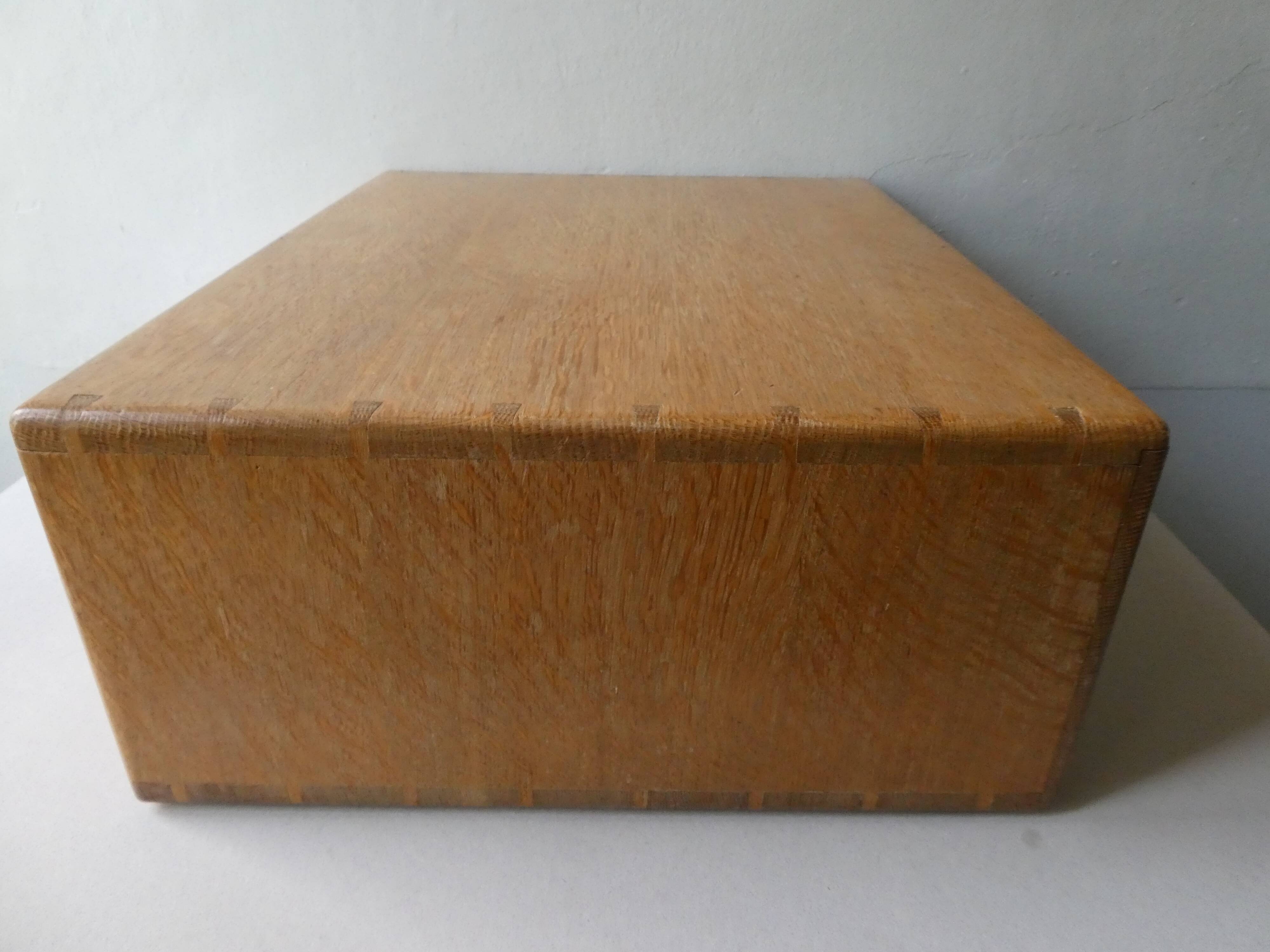 Office furniture, solid wood lockers