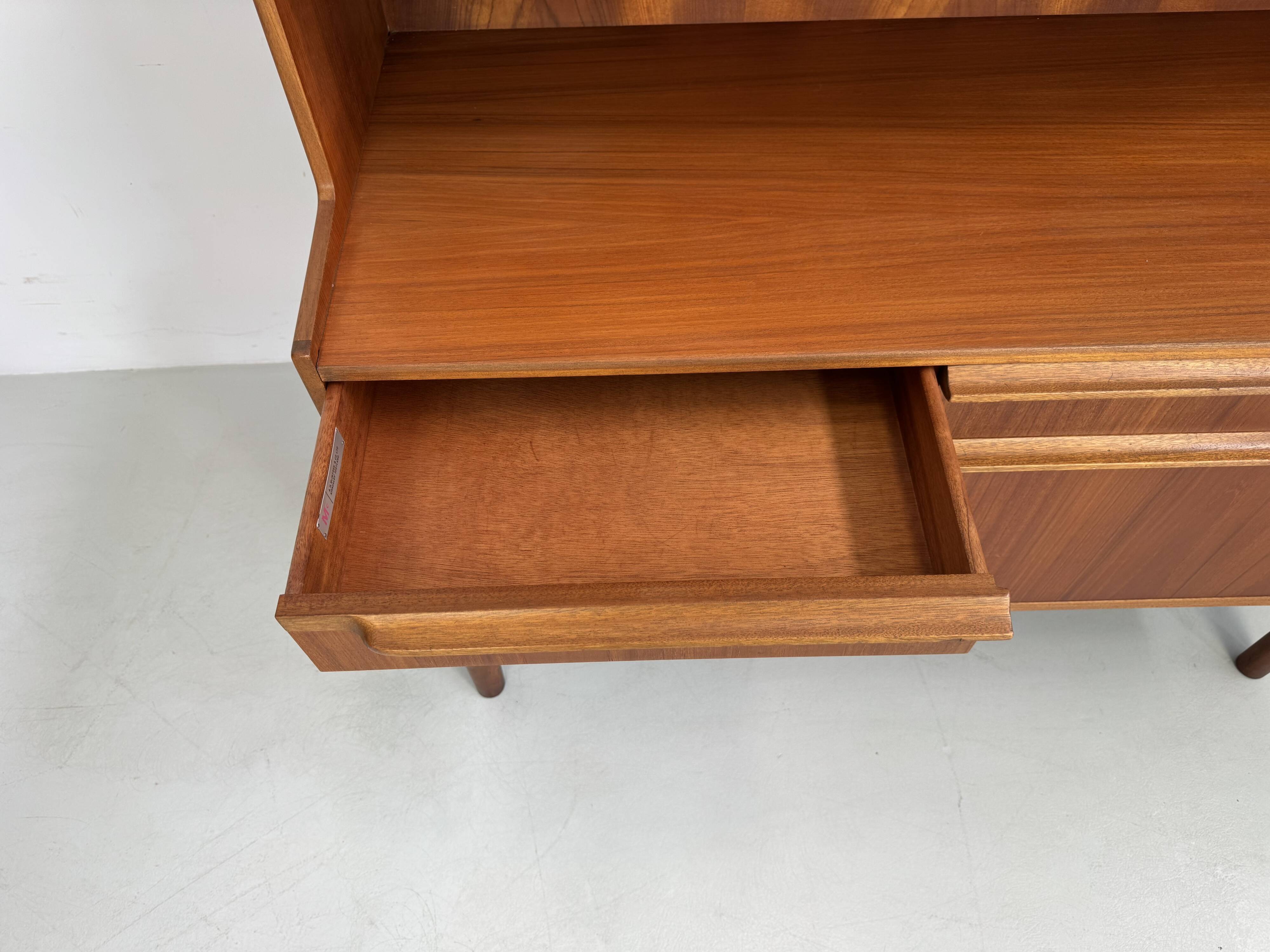Vintage McIntosh design bookcase by T. Robertson from the 1960s.