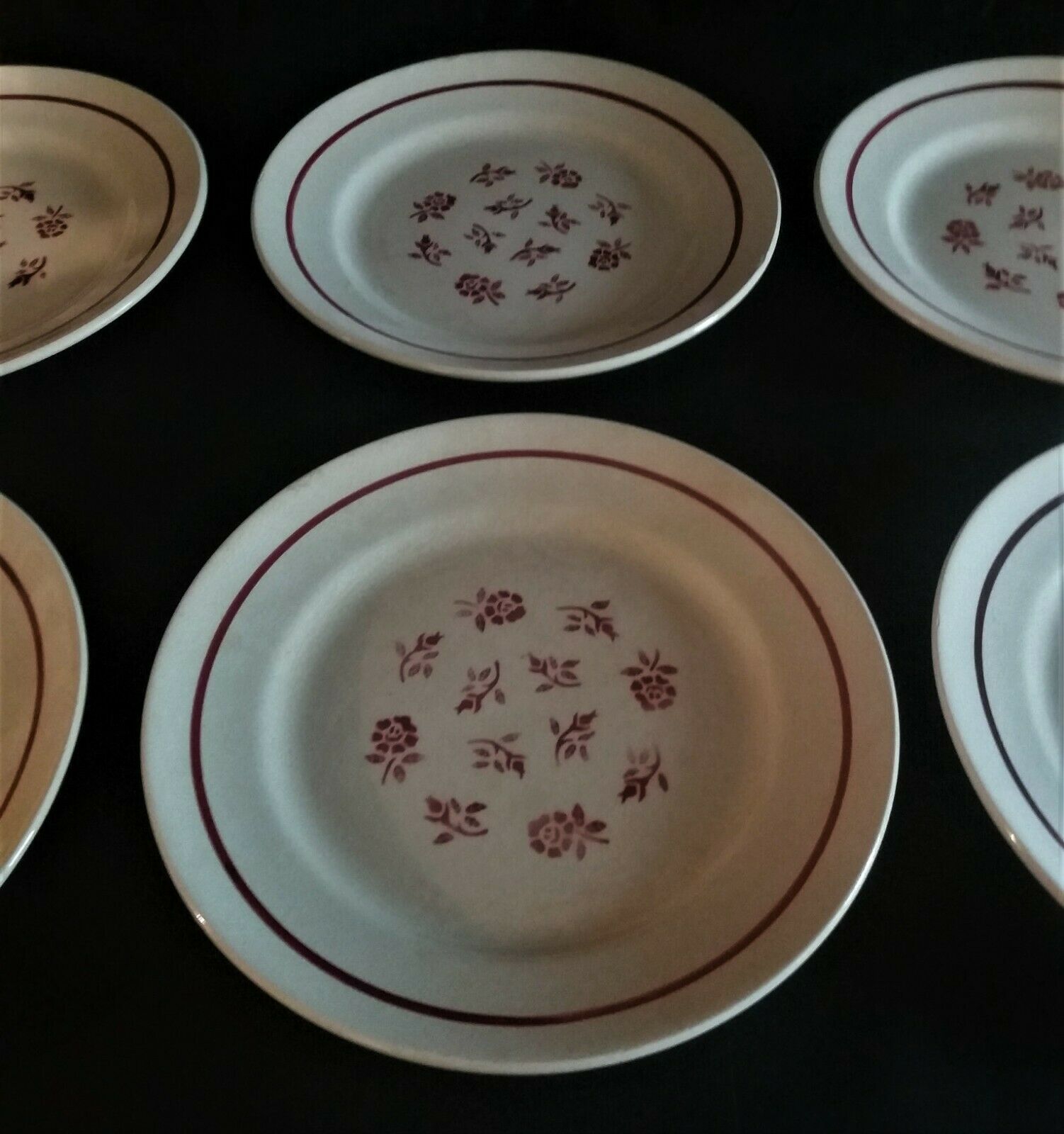 Série de six assiettes plates en faïence Pexonne modèle Alger