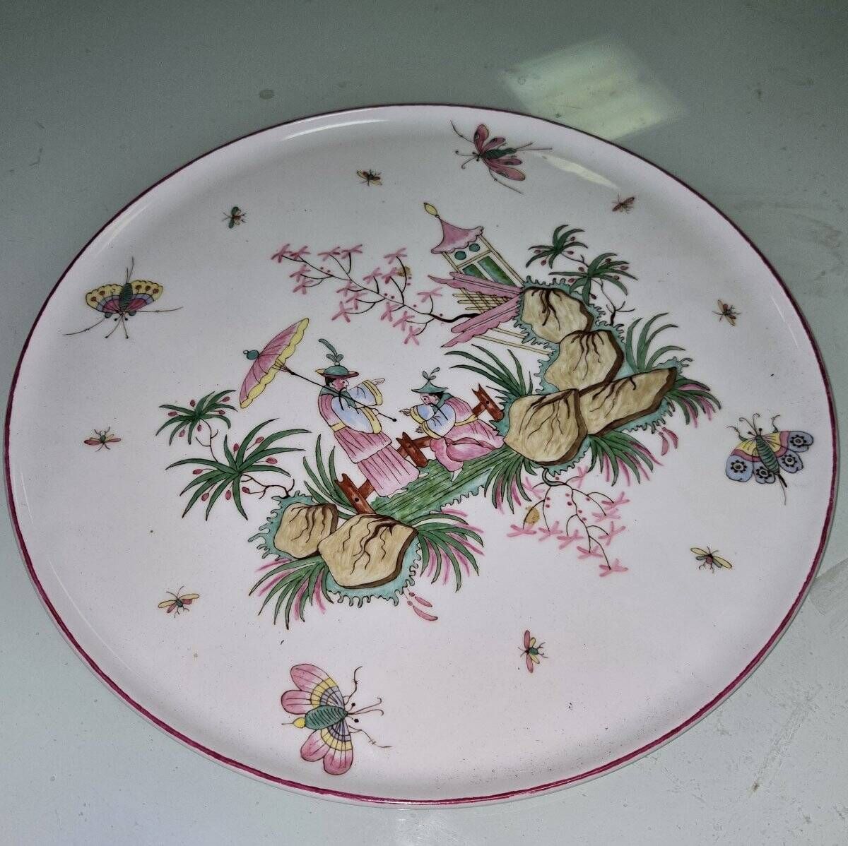 Grand plat en céramique a décors au chinois