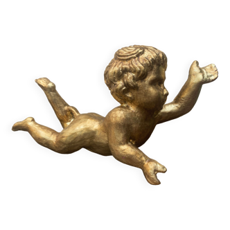 Putto en bois sculpté et doré