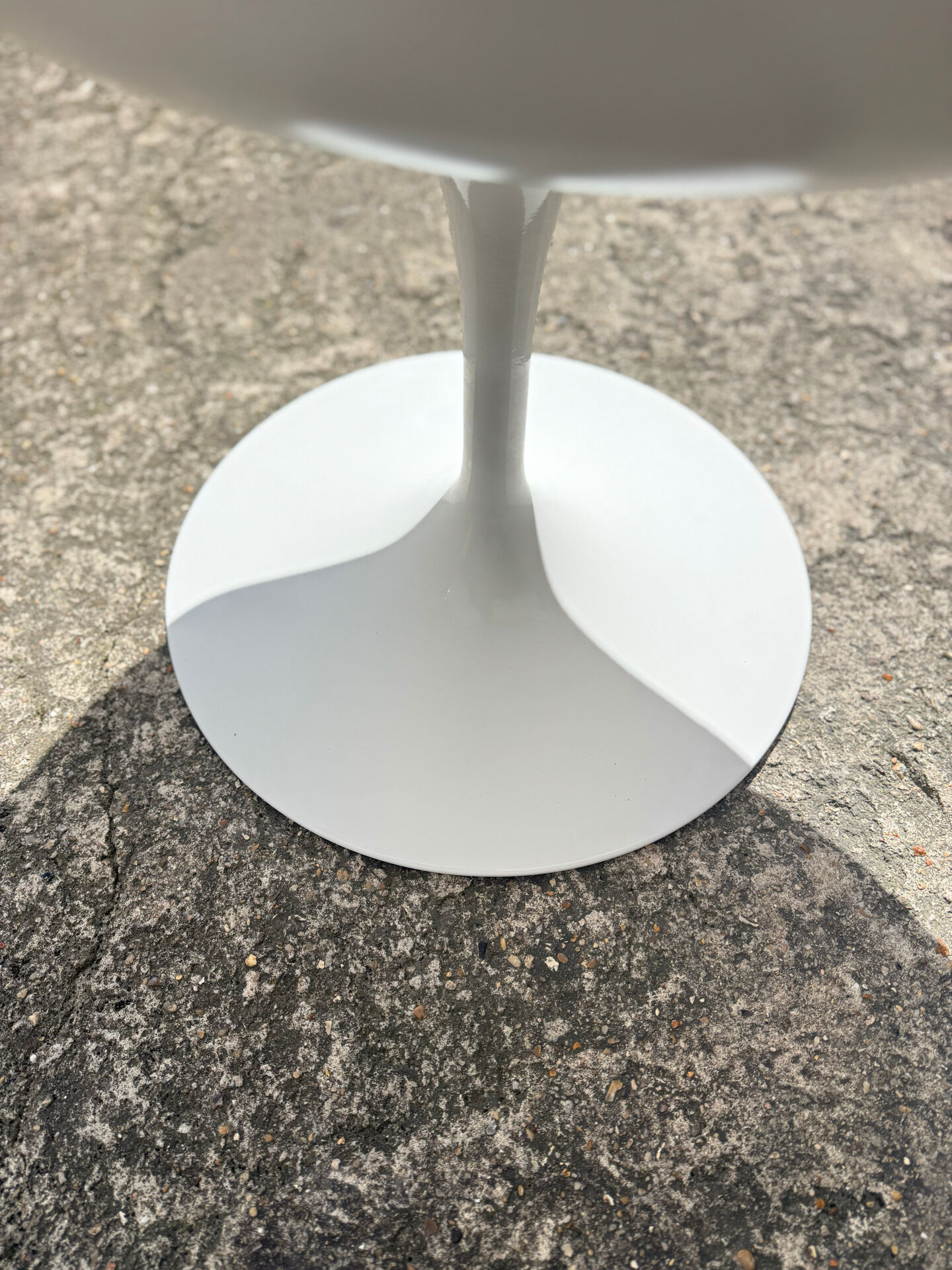 Tulip chair, Knoll studio Eero Saarinen