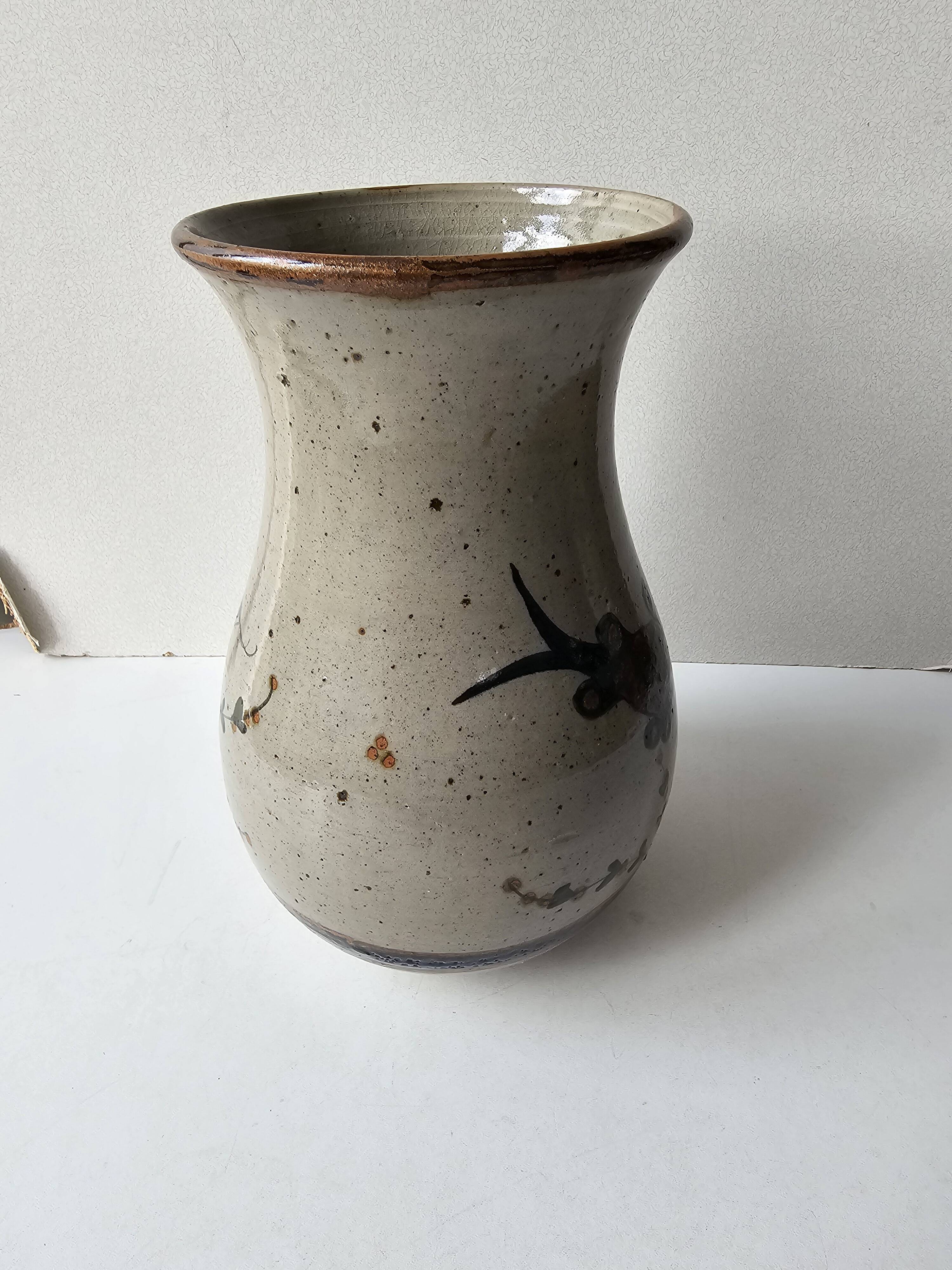 Ceramic vase with fish pattern - Vintage signed (signature to be identified)