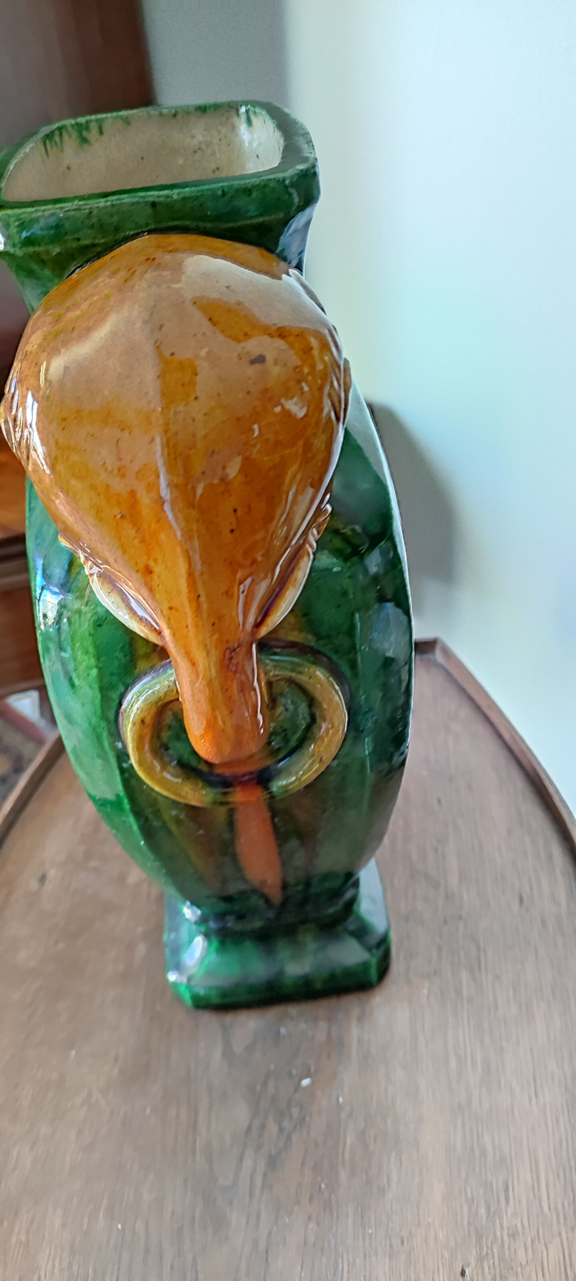 Sancai vase with elephant decoration handle