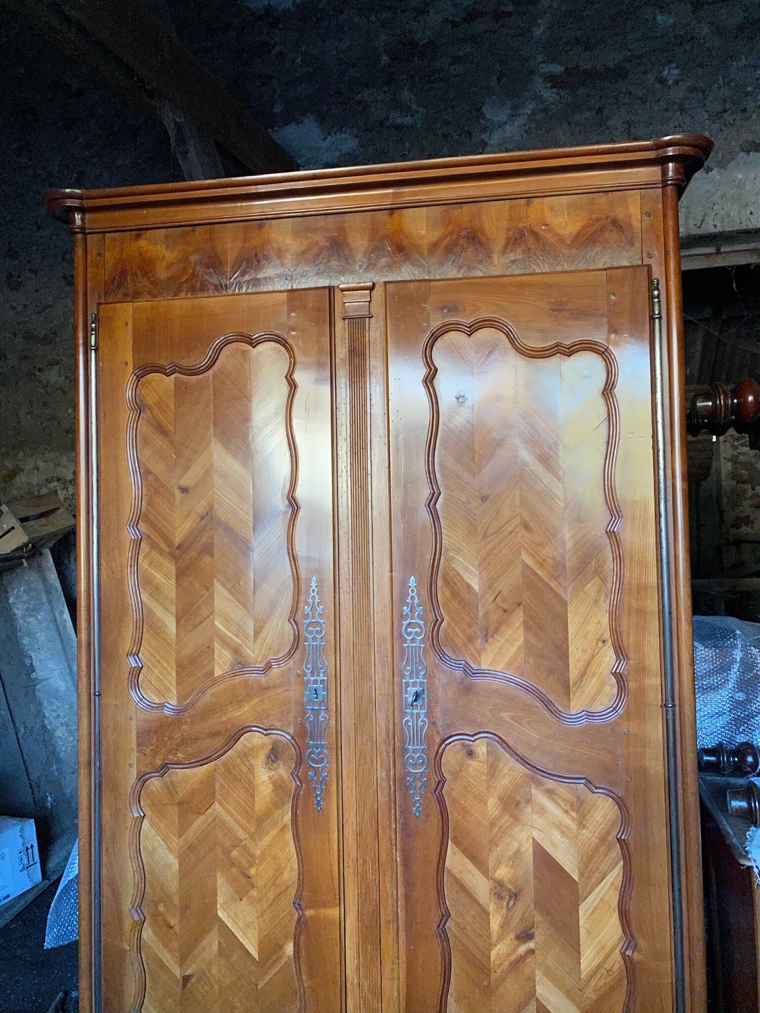 Very nice Louis XV cabinet in cherry
