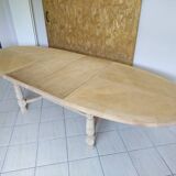 Extendable oval table in renovated solid oak