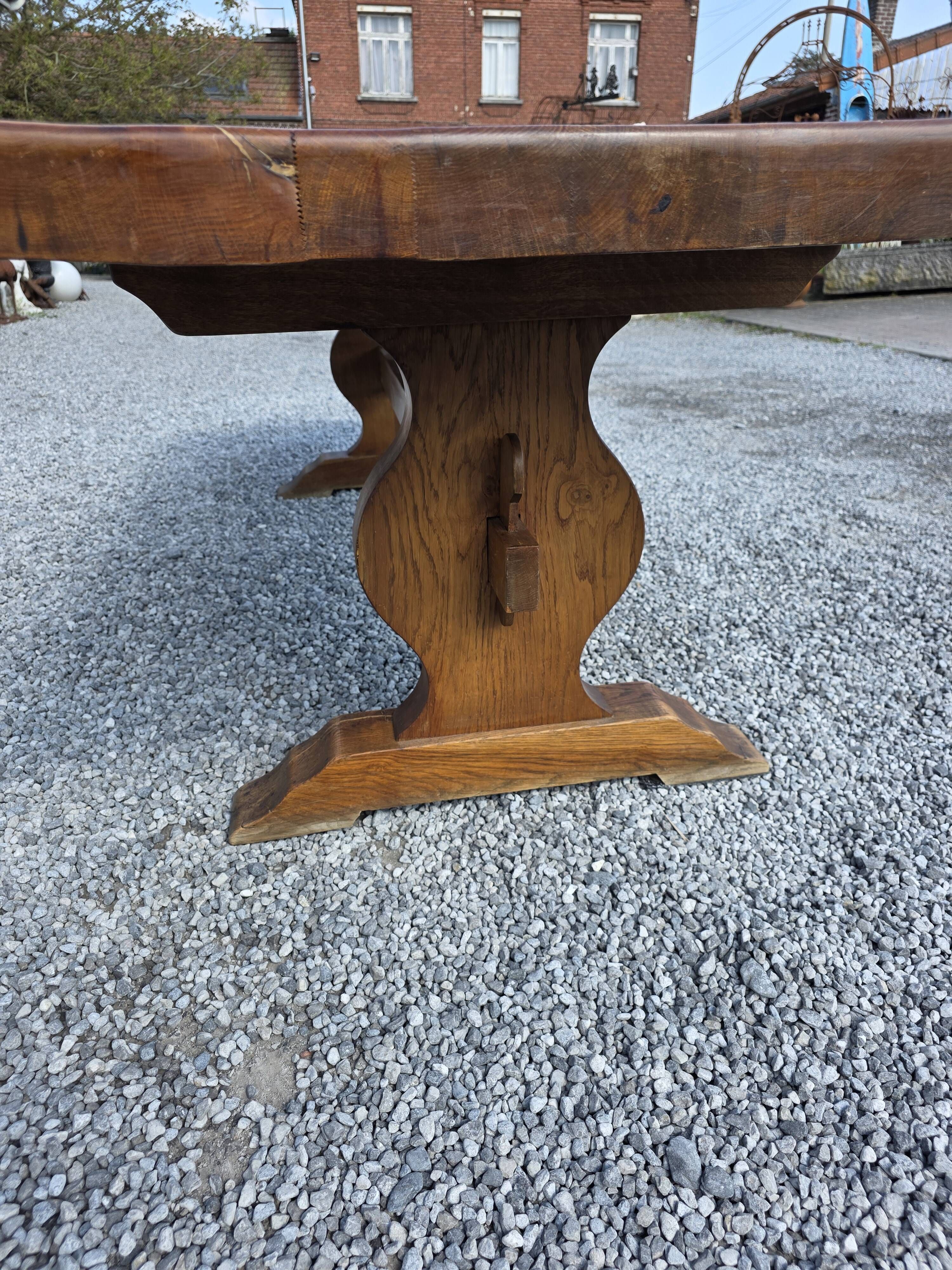 Table monastère en chêne massif,  243cm de L