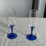 Set of 6 blue-footed champagne flutes; 3 pairs of designs.