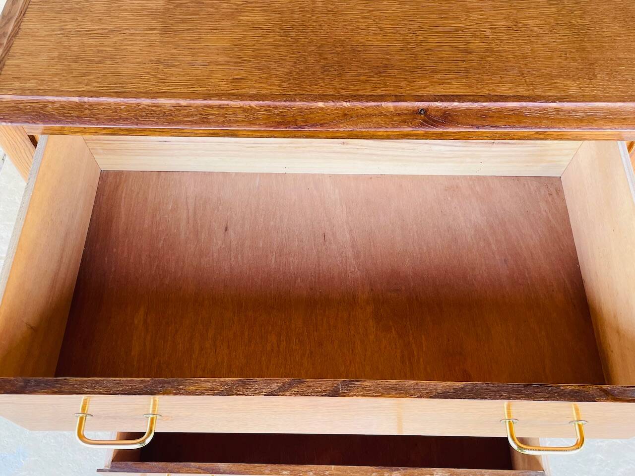 Commode vintage en noyer, pieds compas , circa 1950s