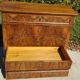 Commode en noyer et ronce de noyer style Louis Philippe