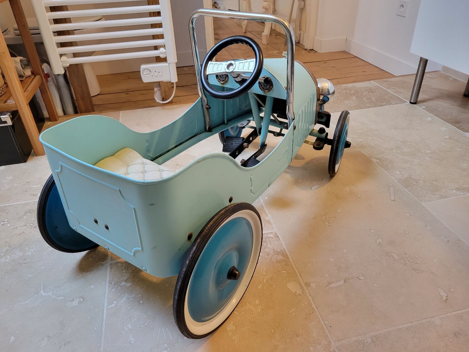Baghera pedal car