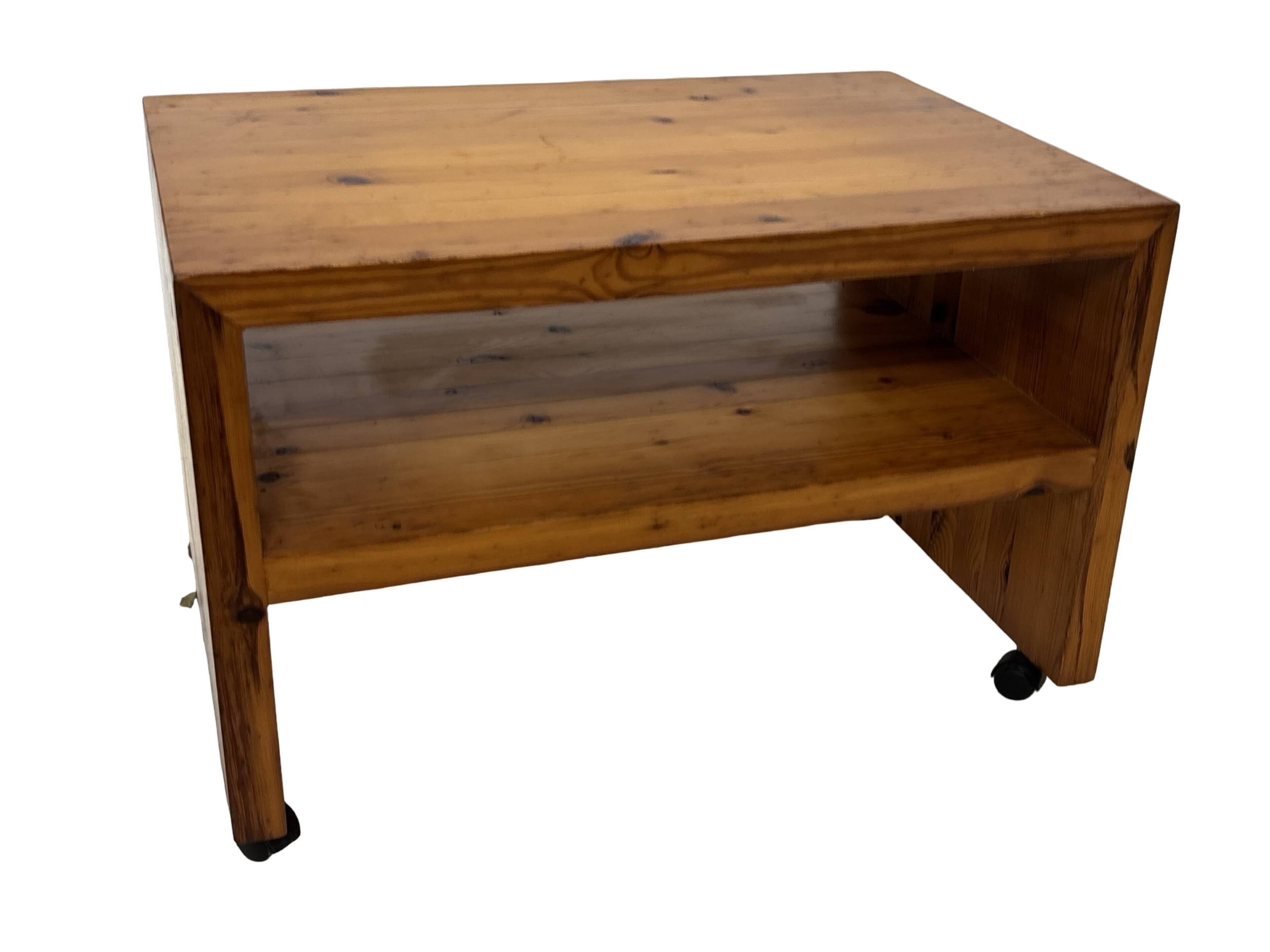 Table de chevet en pin, années 70