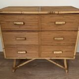 Commode 3 tiroirs en rotin / bambou attribuée à adrien audoux et frida minnet. Circa 1950