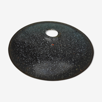 Blinds, white speckled black enamelled plate suspension, early 20th century era
