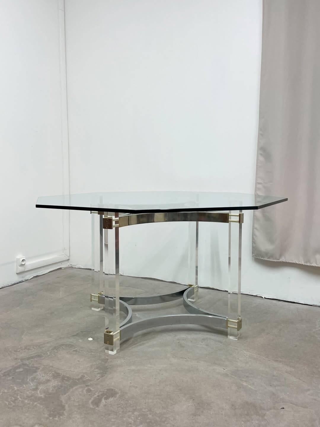 Octagonal dining table, Italian design, circa 1970.