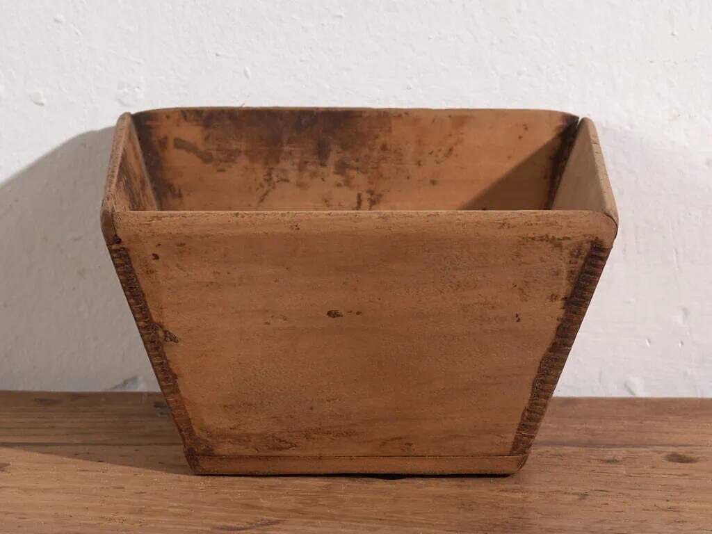 Small ancient bowl in primitive style (c.1920) #9