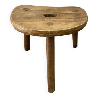 Tripod farm stool