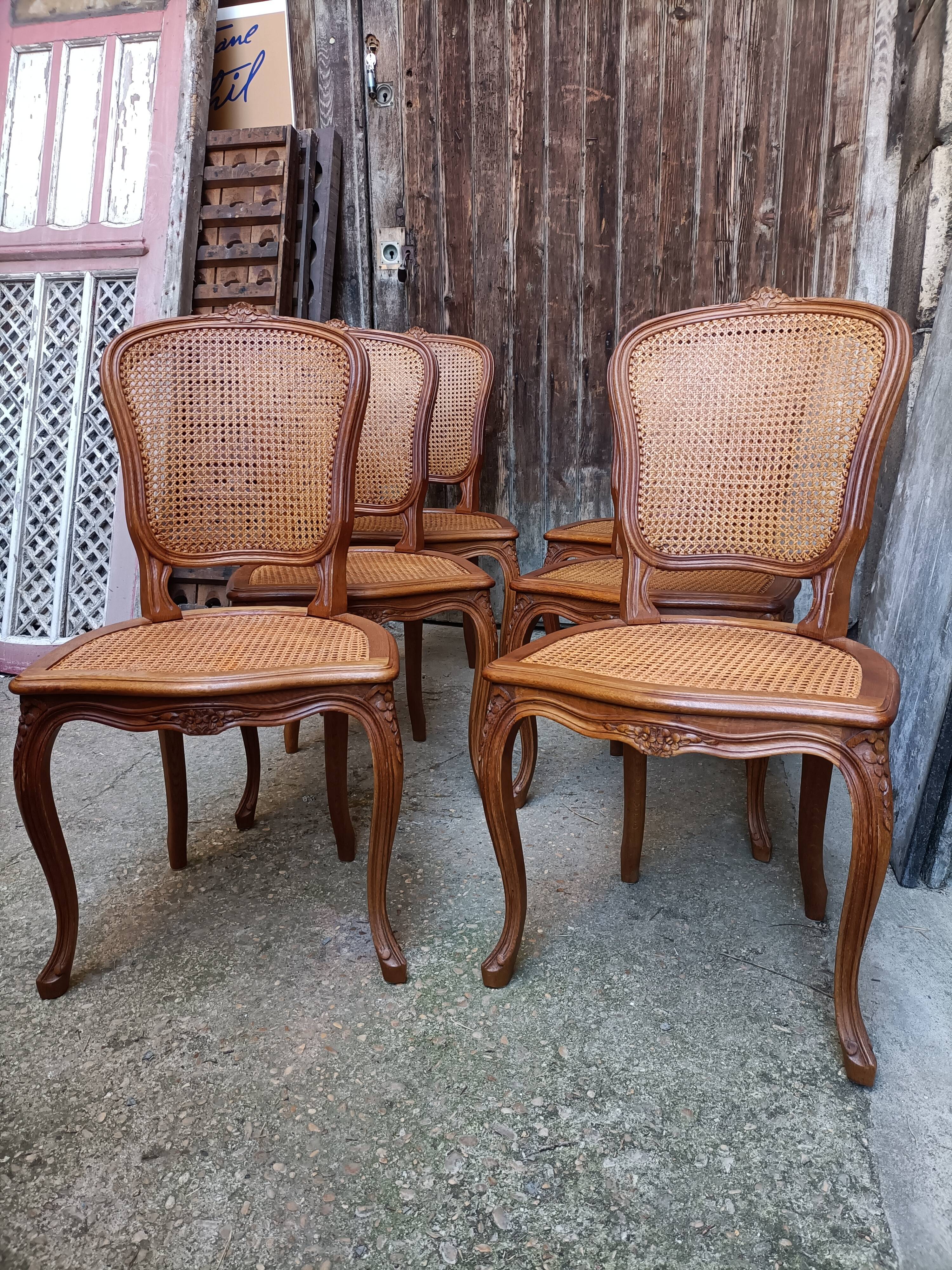 6 chaises cannées style Louis XV