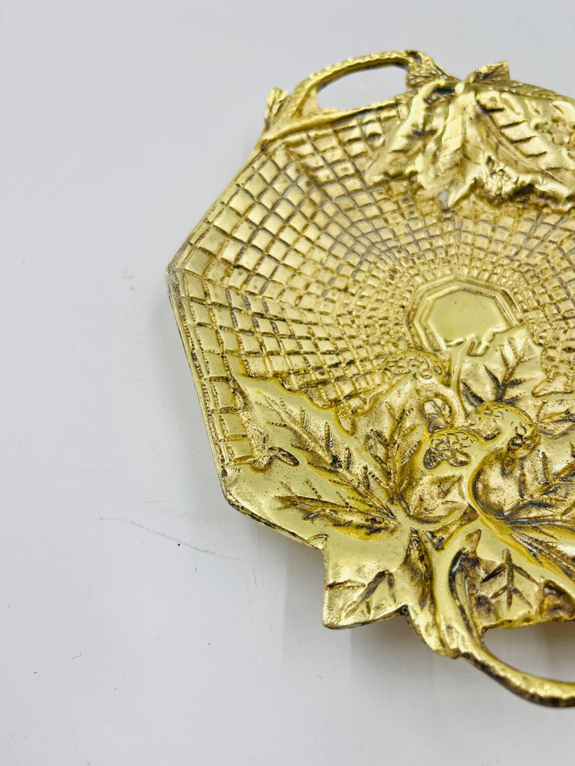 Art deco pocket emptier