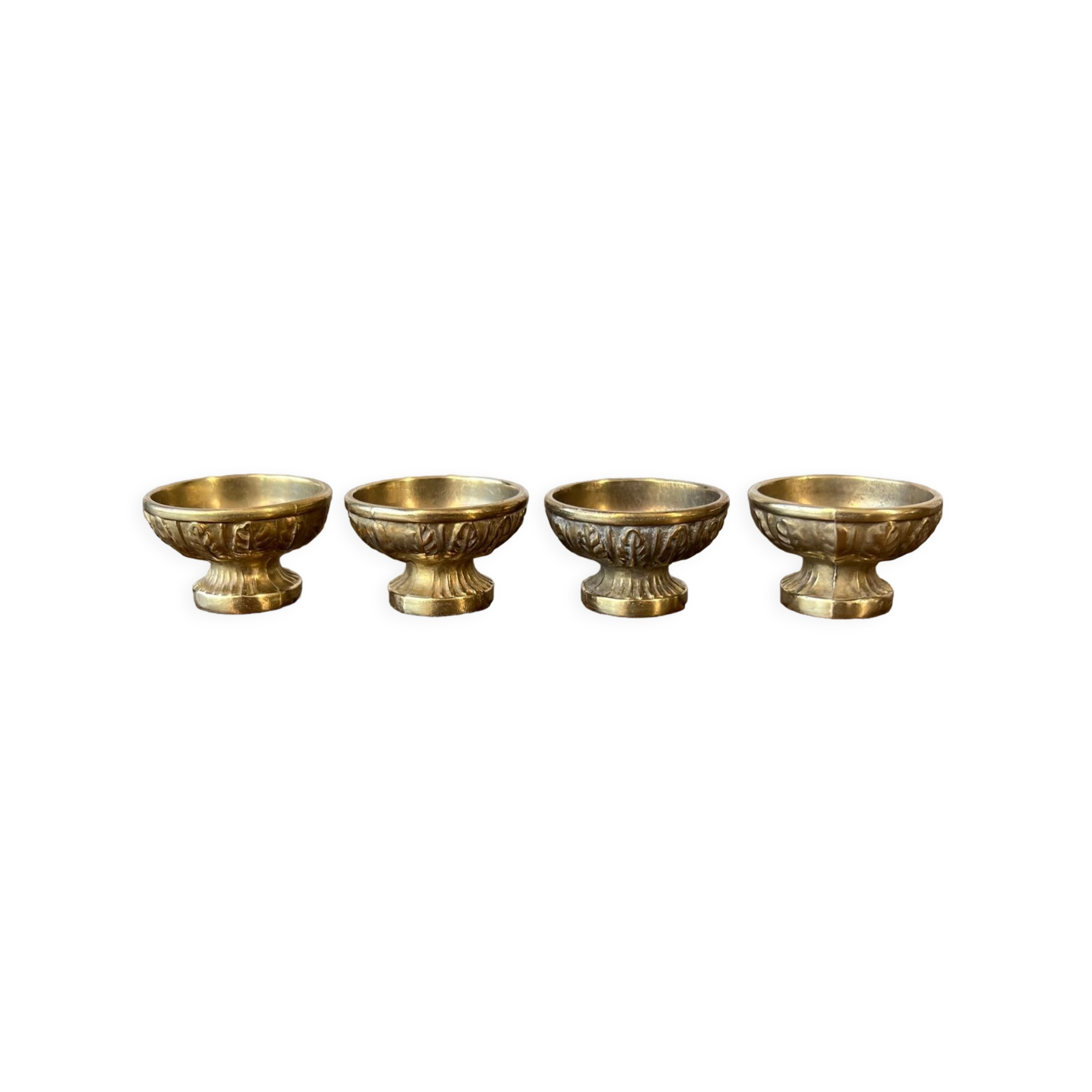 4 small bronze cups