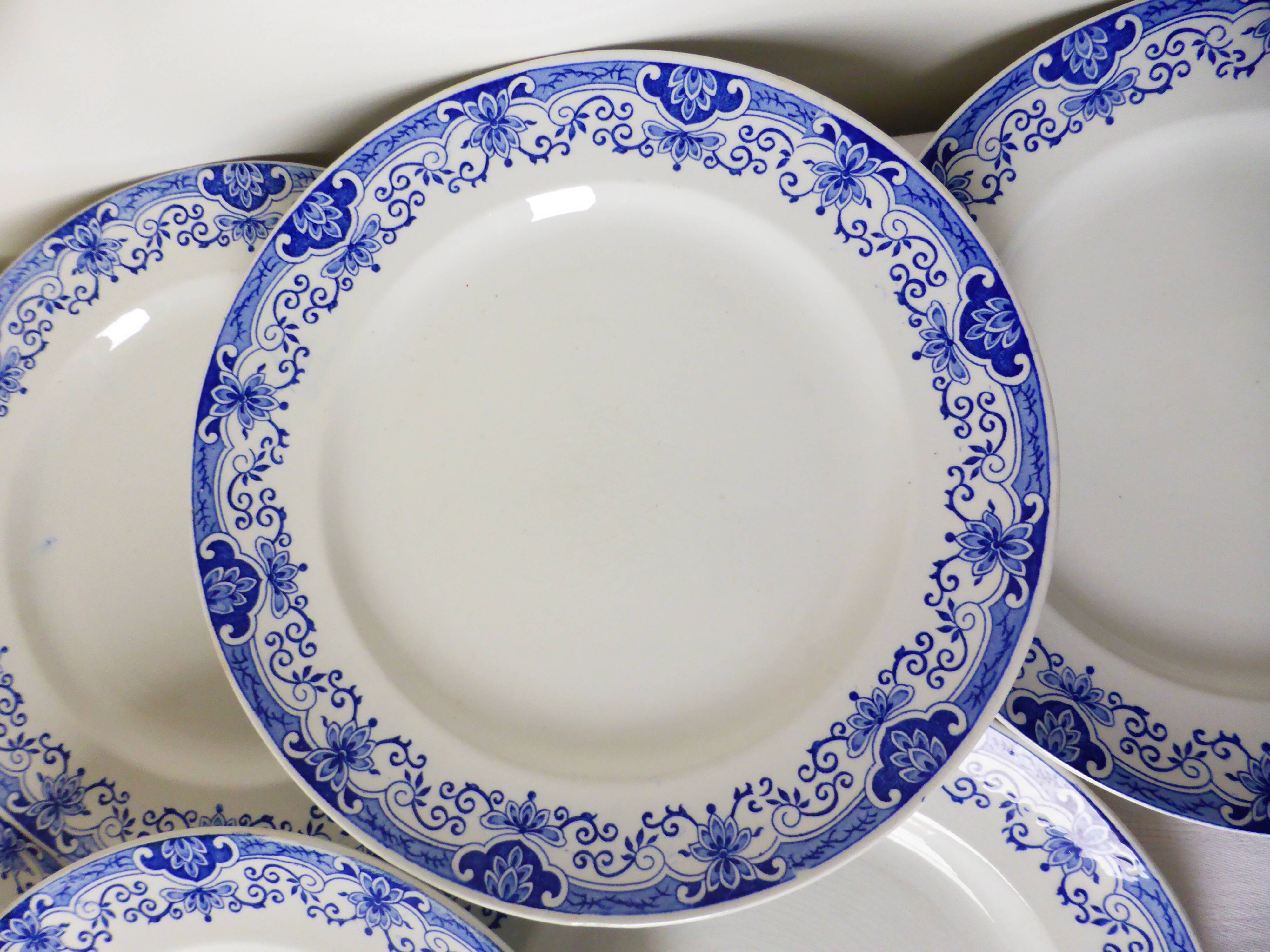 6 flat plates from the Boch Frères La Louvière porcelain model Dina