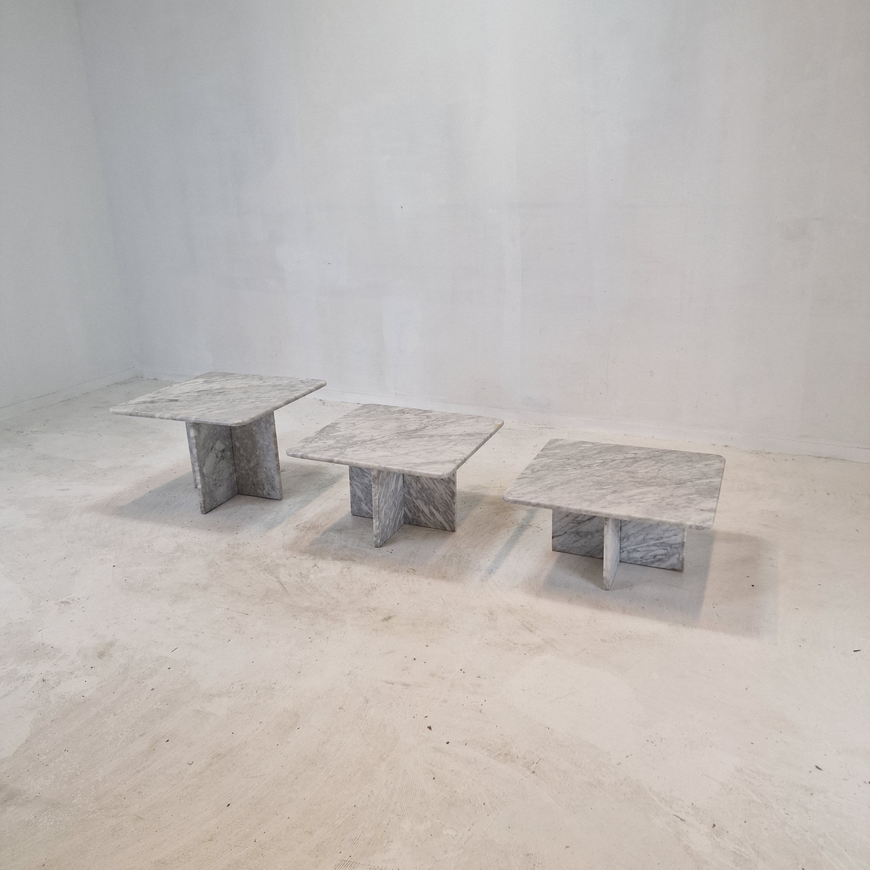 Set of 3 italian marble coffee or side tables, 1970s