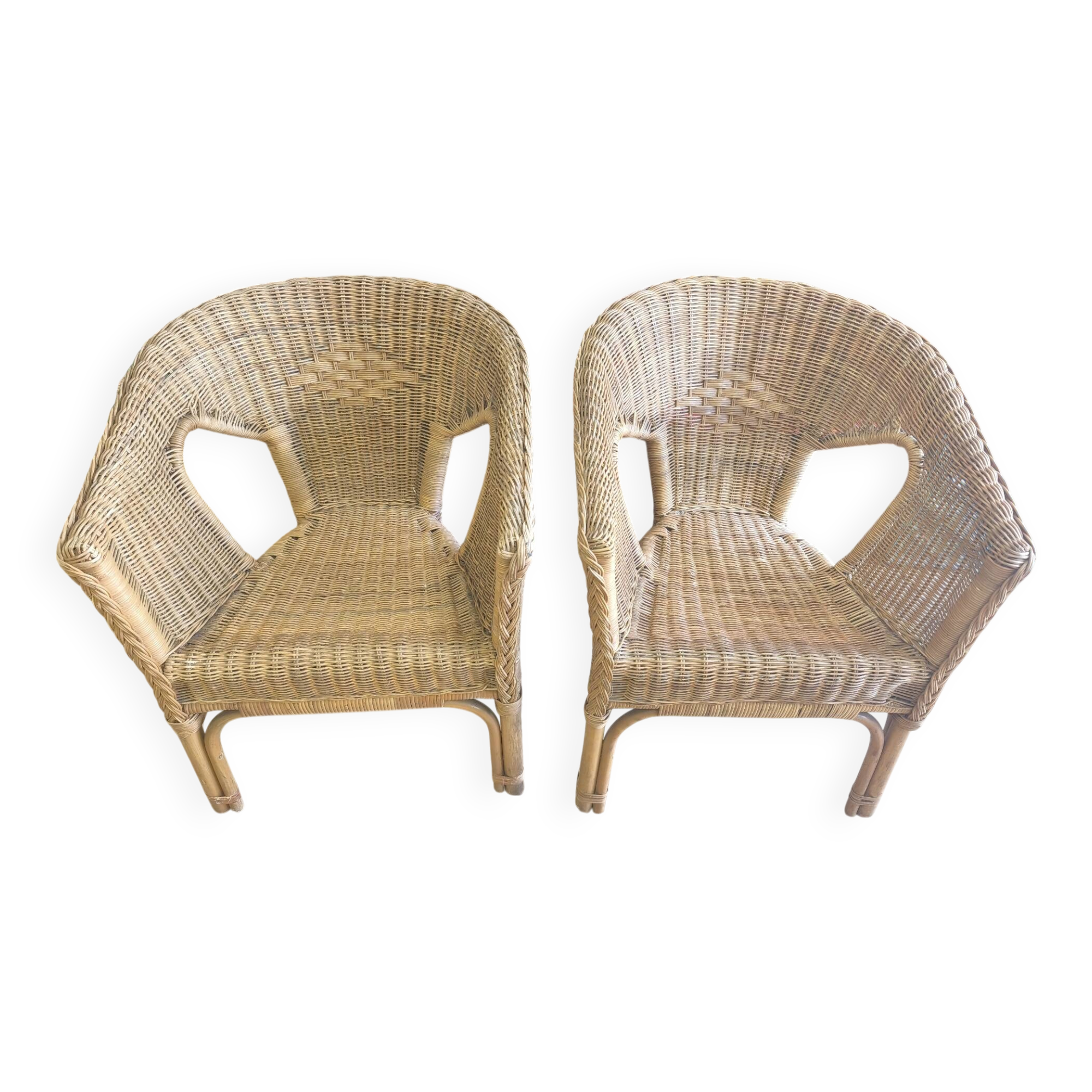 Pair of wicker armchairs