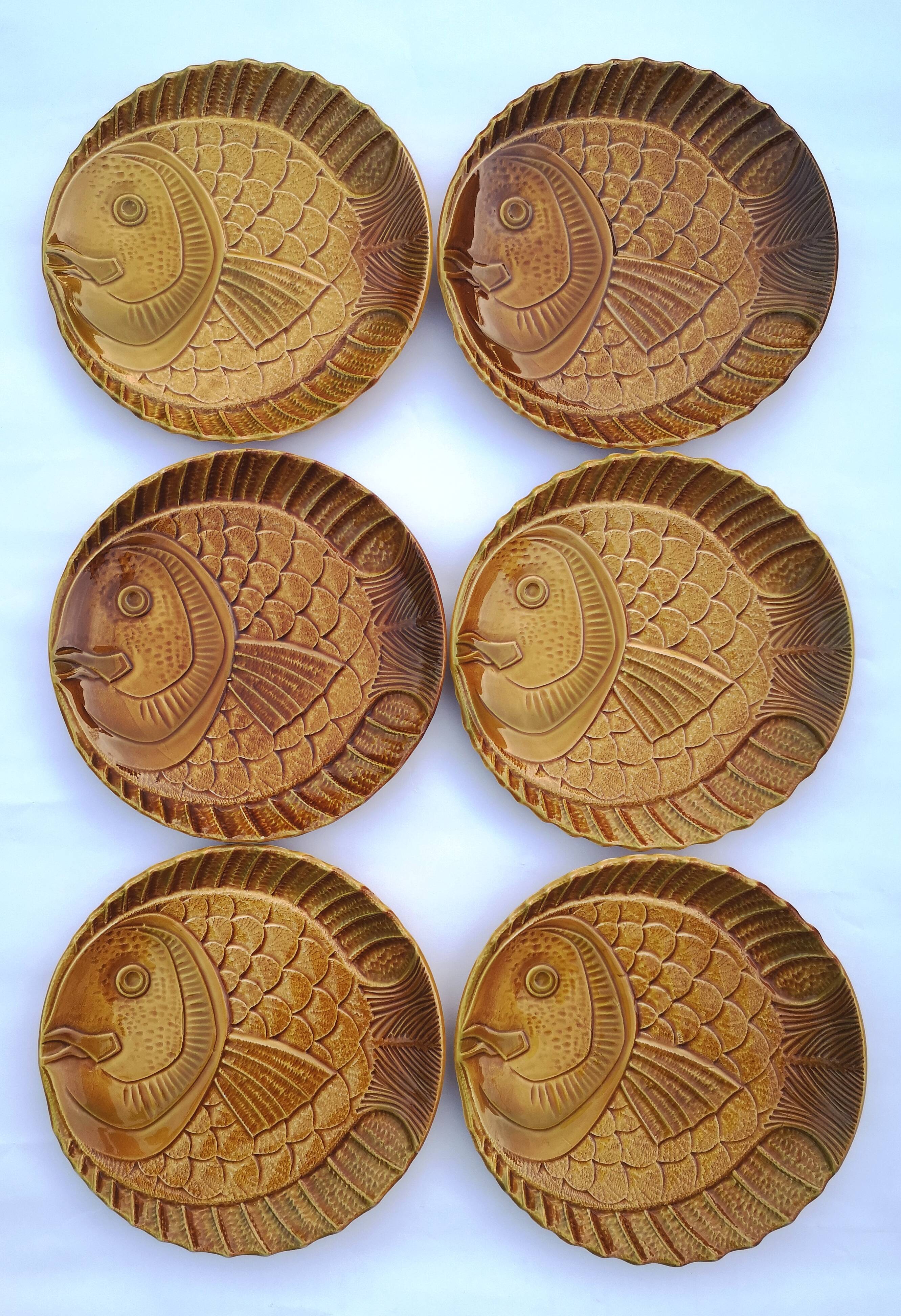 Vintage plates, Fish in barbotine