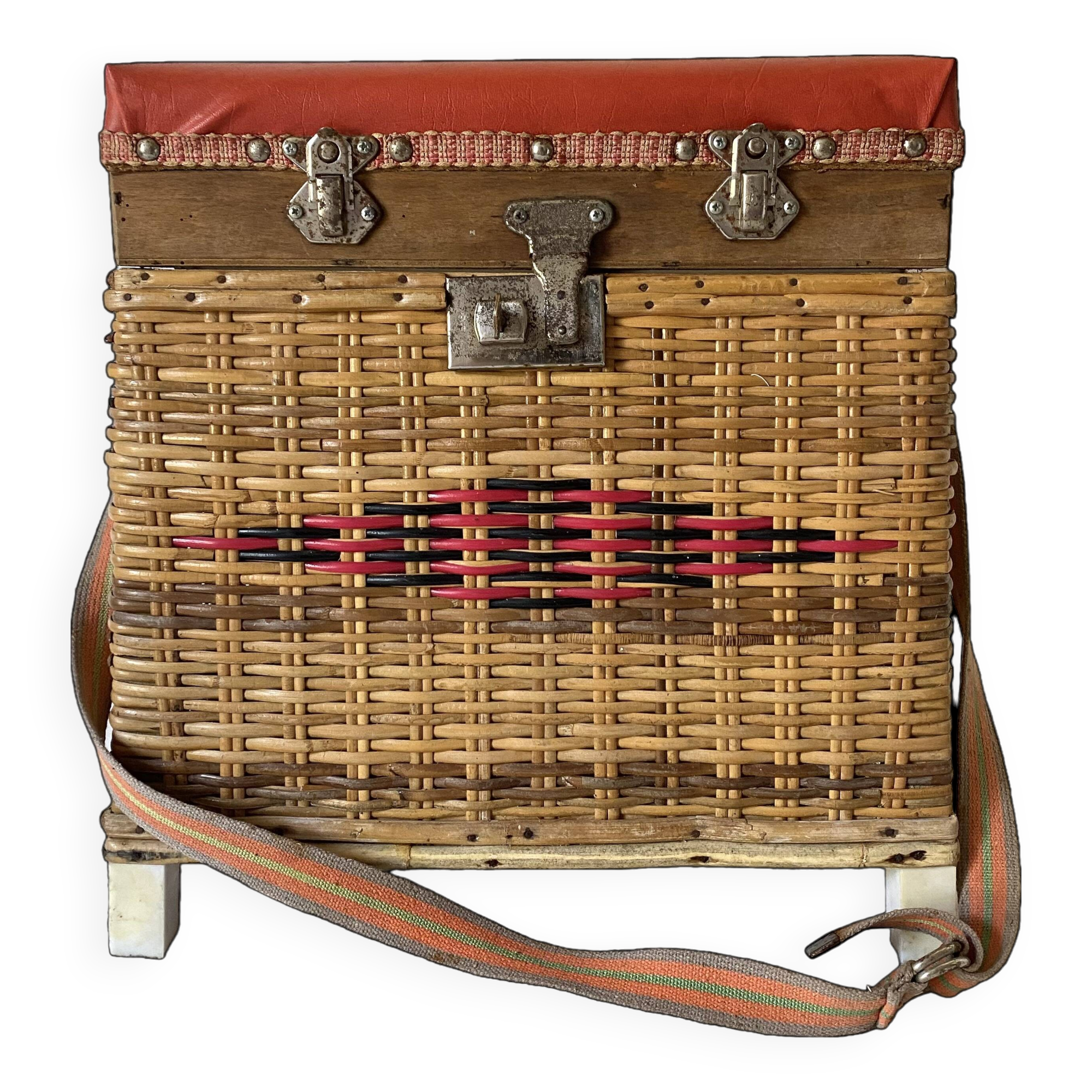 Low fishing box stool in rattan and skai