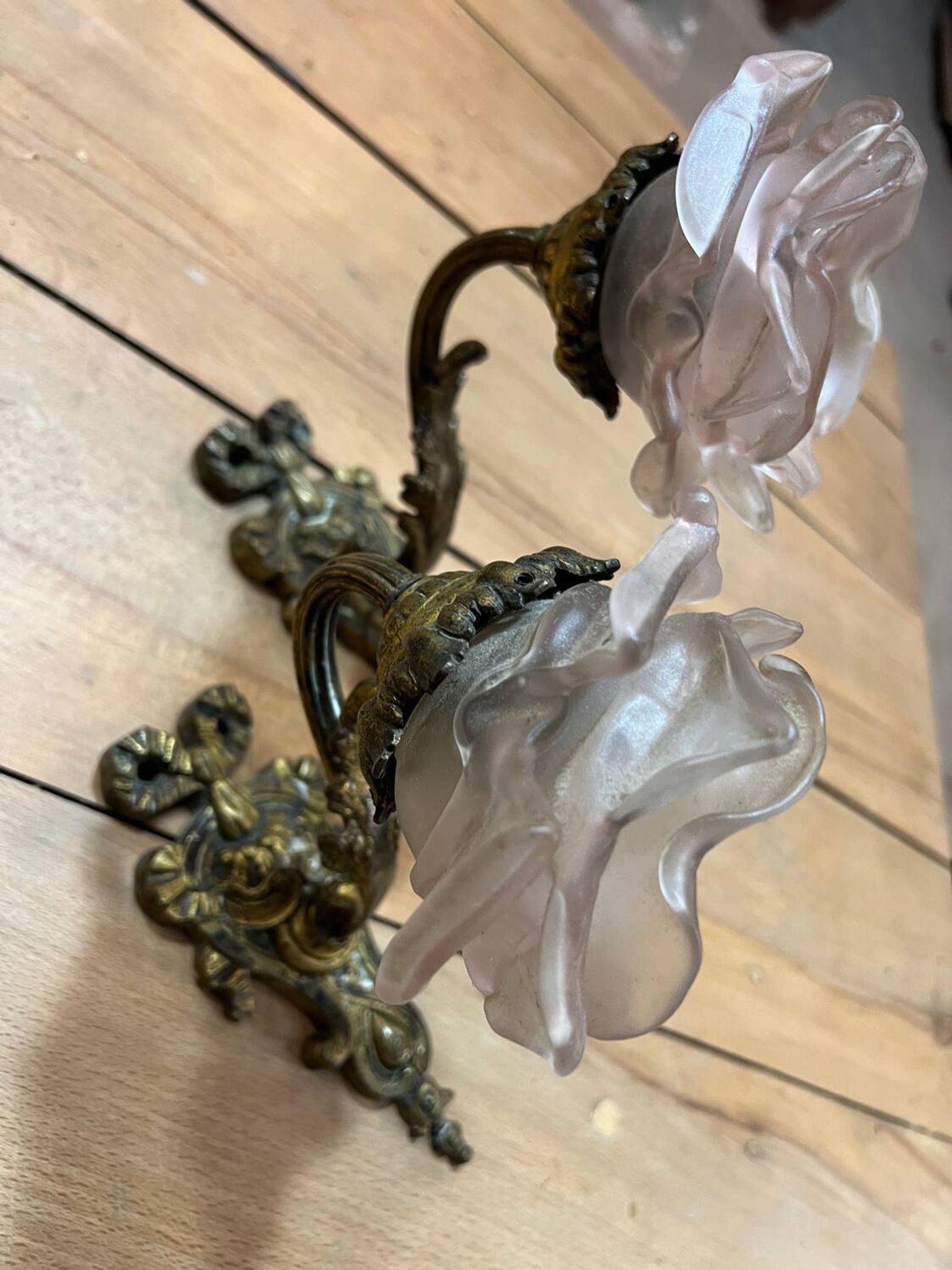 Pair of Art Nouveau wall sconces in bronze