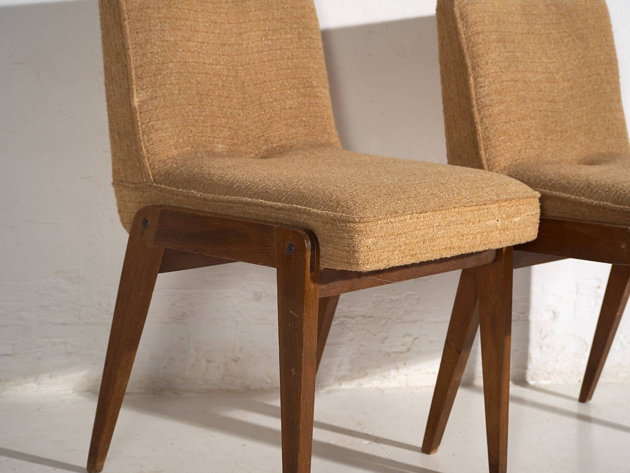 Mid Century style chairs (c.1940). Set of 2 pieces.