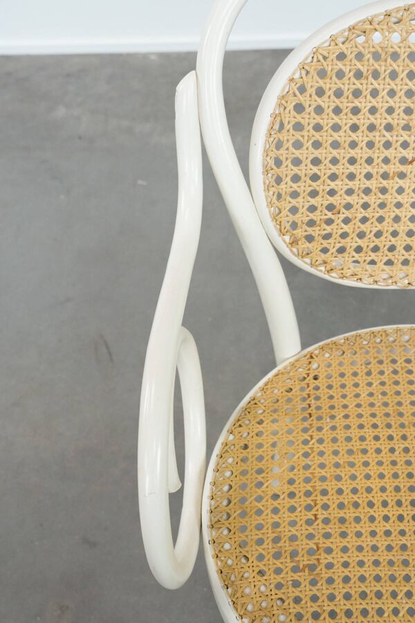 Chaise de bistrot blanche vintage avec accoudoirs, style Thonet