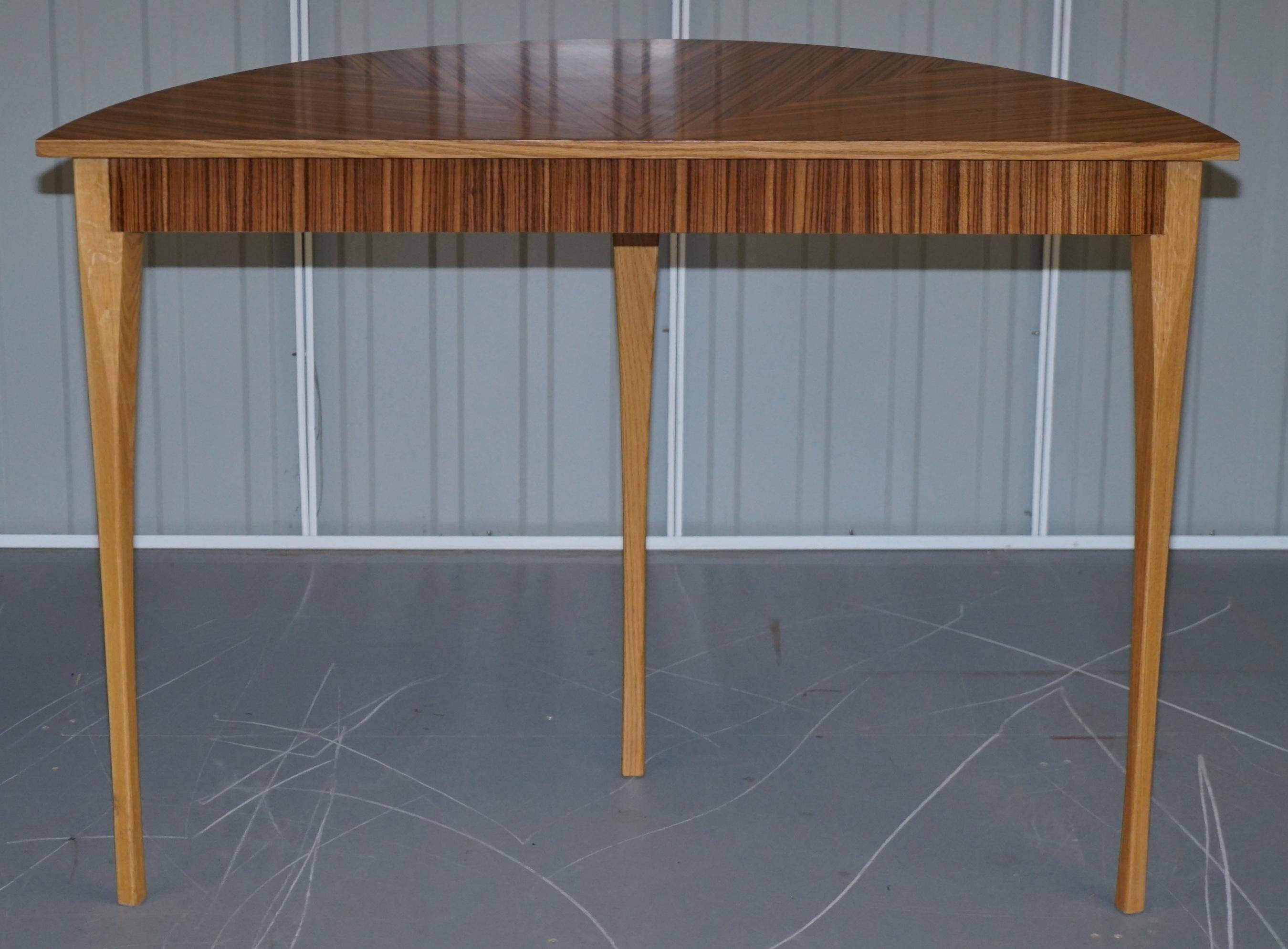 Paire de tables console demilune Bevan Funnell Phoenix en bois de zebrano