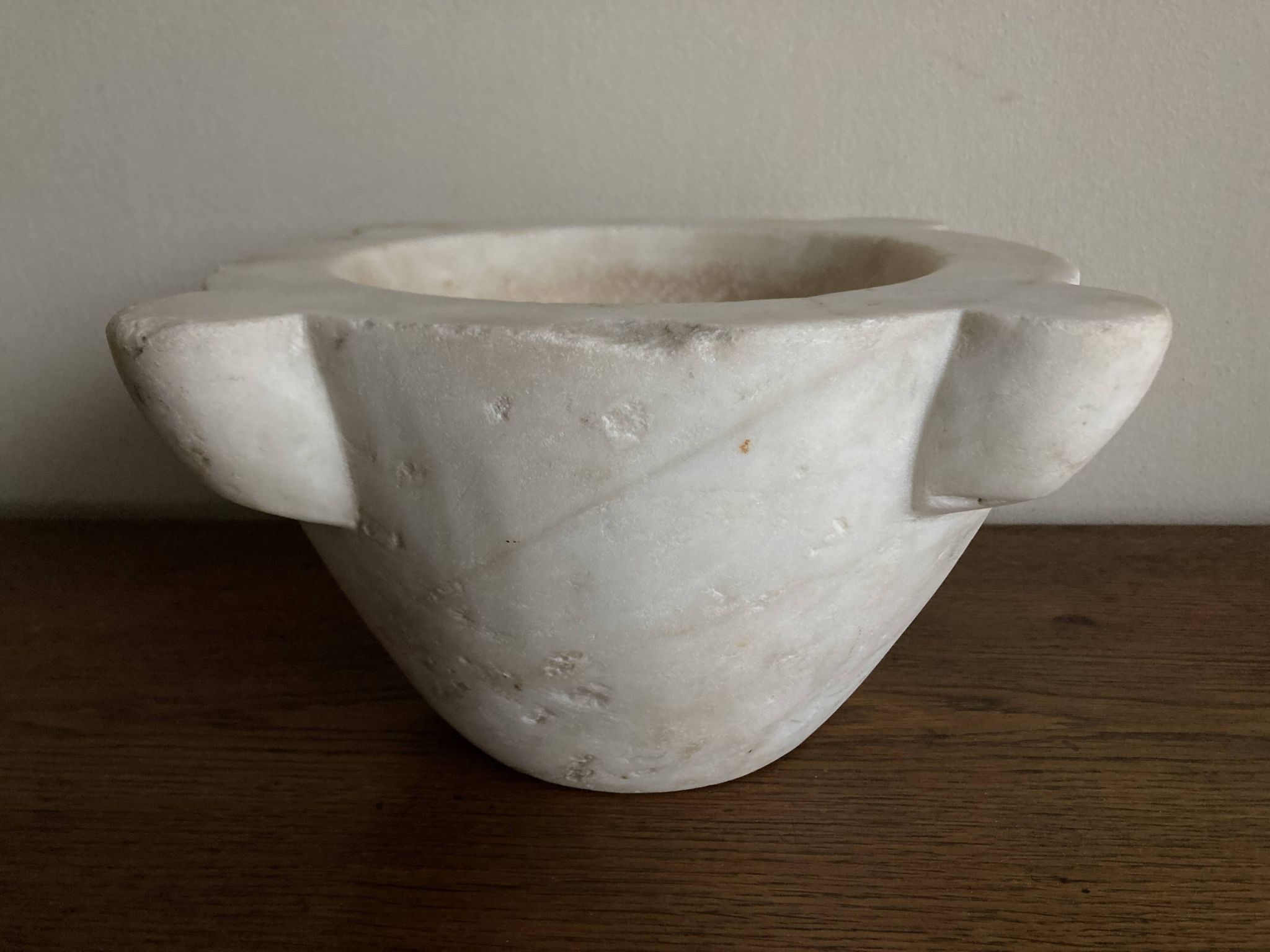 19th-century neo-classical mortar in XXL white marble