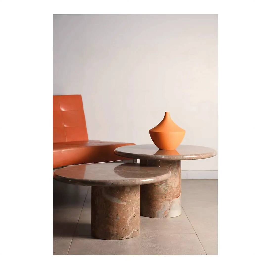 Deux tables basses en marbre de Vérone