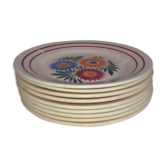 Set de 8 assiettes plates M.B.C.décor main. Modéle les frleurs.