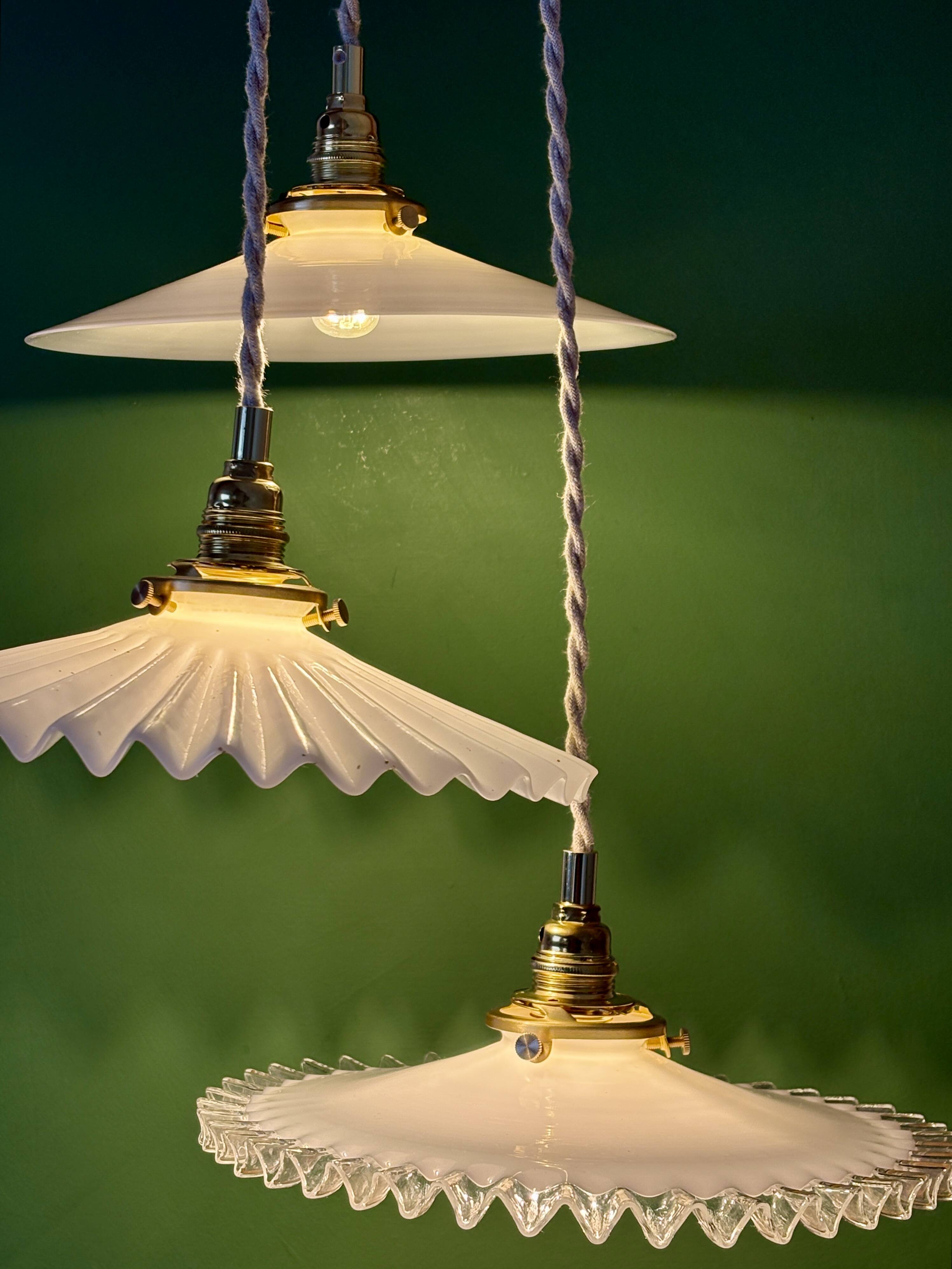 Vintage triple suspension lampshade in white opaline.