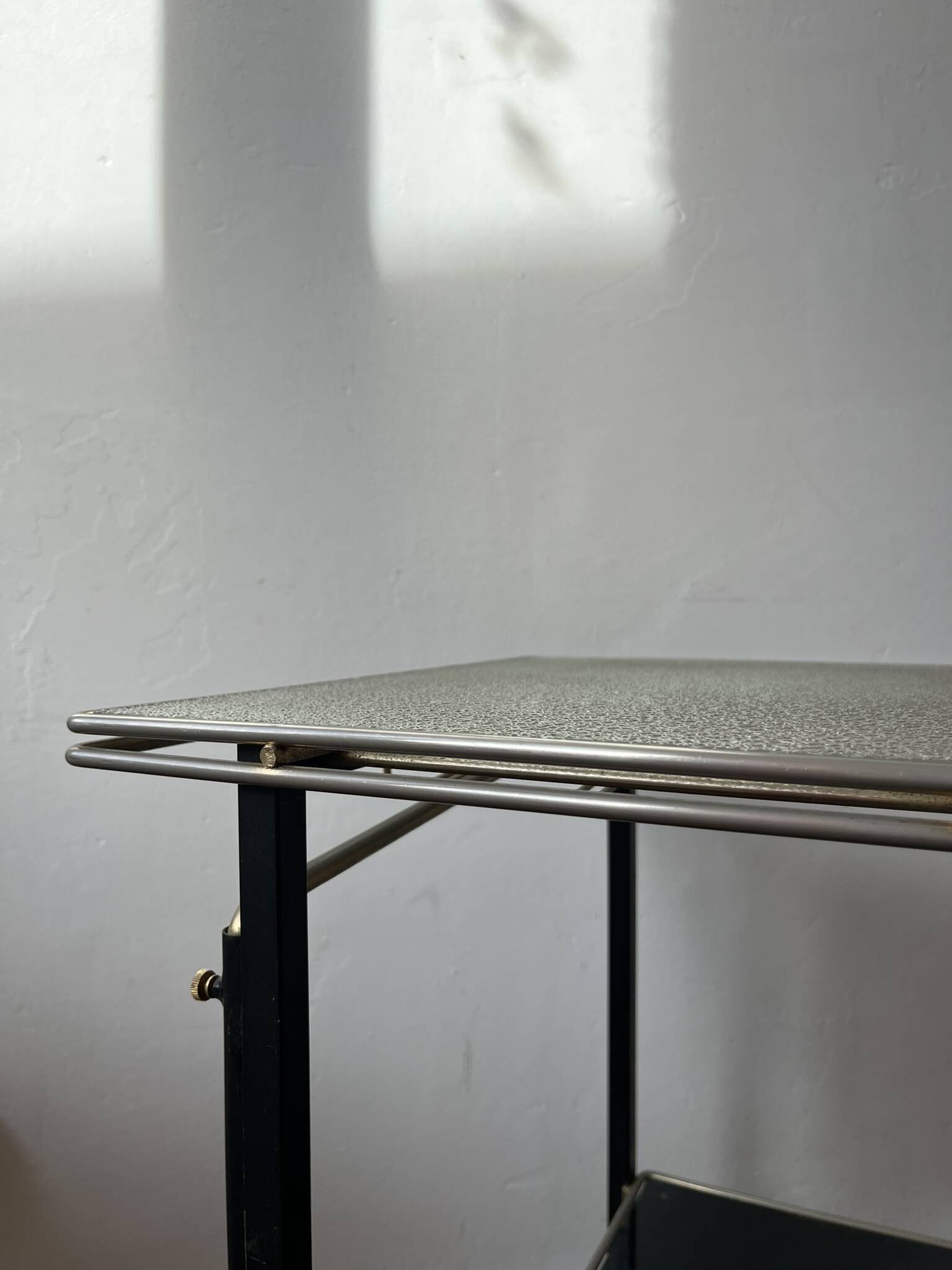 Ensemble de 2 table d'appoint / desserte / support à platine vinyle vintage
