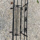 Wrought iron pot-carrying planter