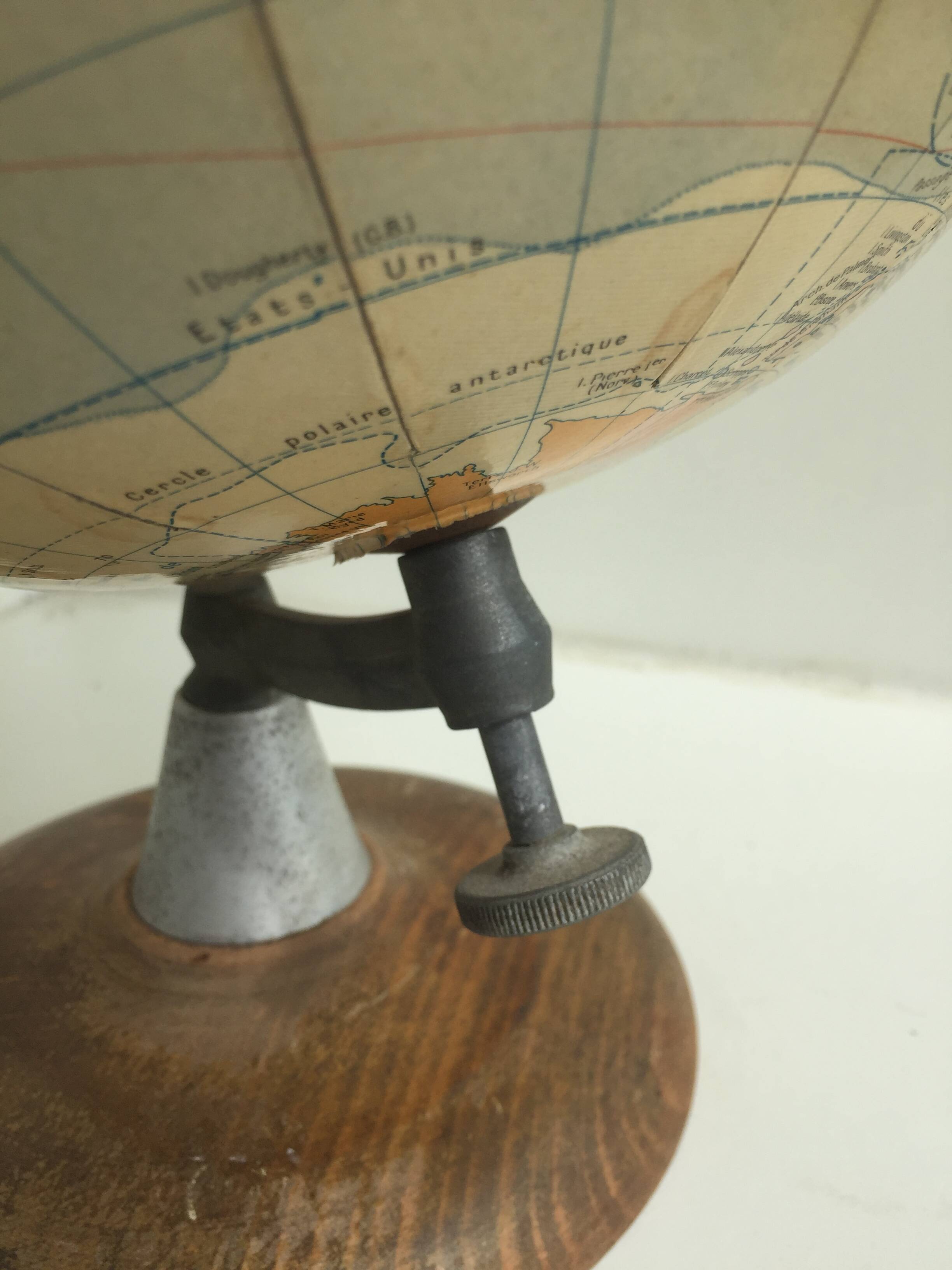 Globe Girard, Barrère and Thomas