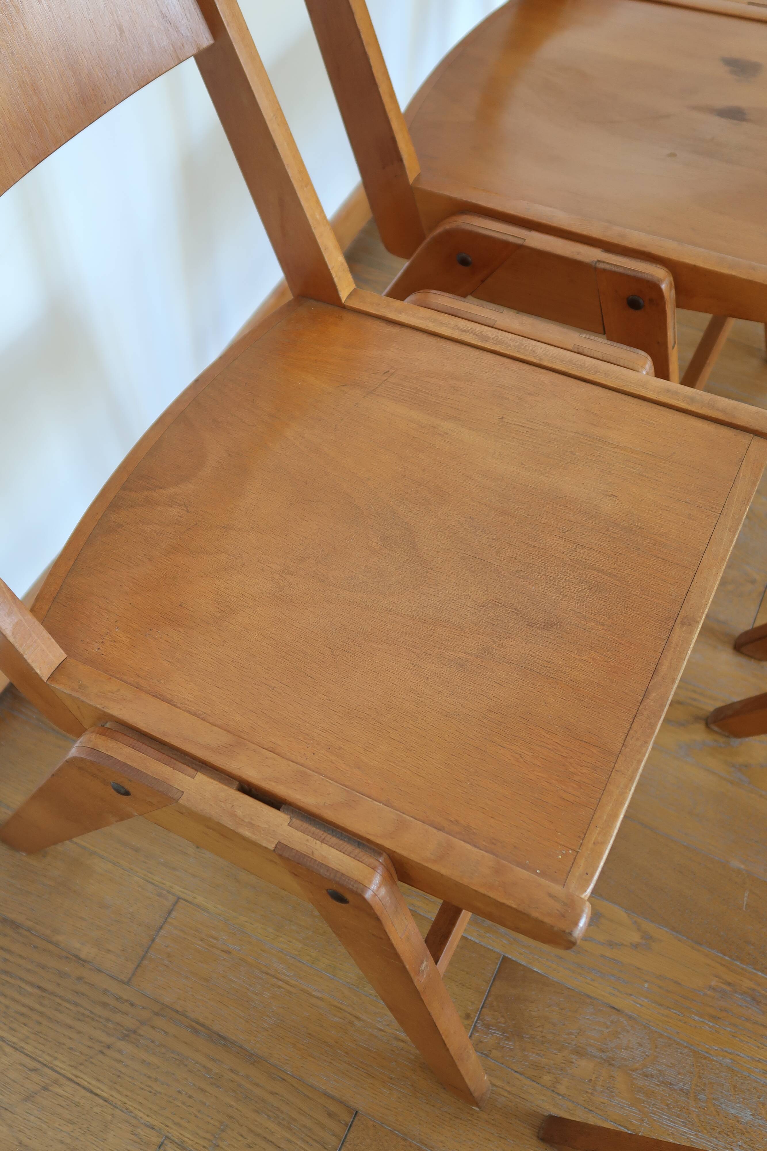 Set of 12 Scandinavian chairs compass feet