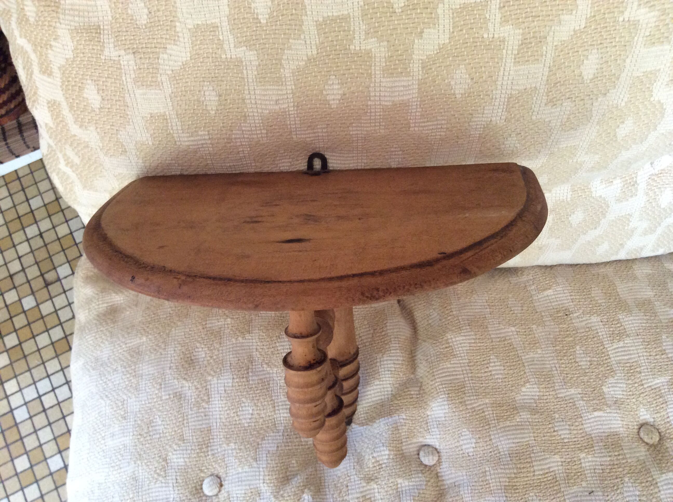 Wall shelf