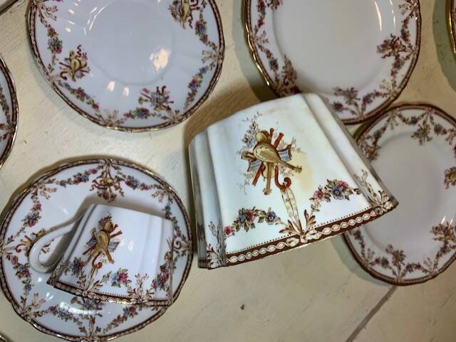 Service à dessert signé William Alsager Adderley, 25 pièces