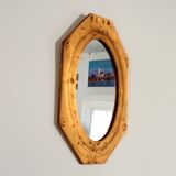 Small octagonal mirror in gold leather