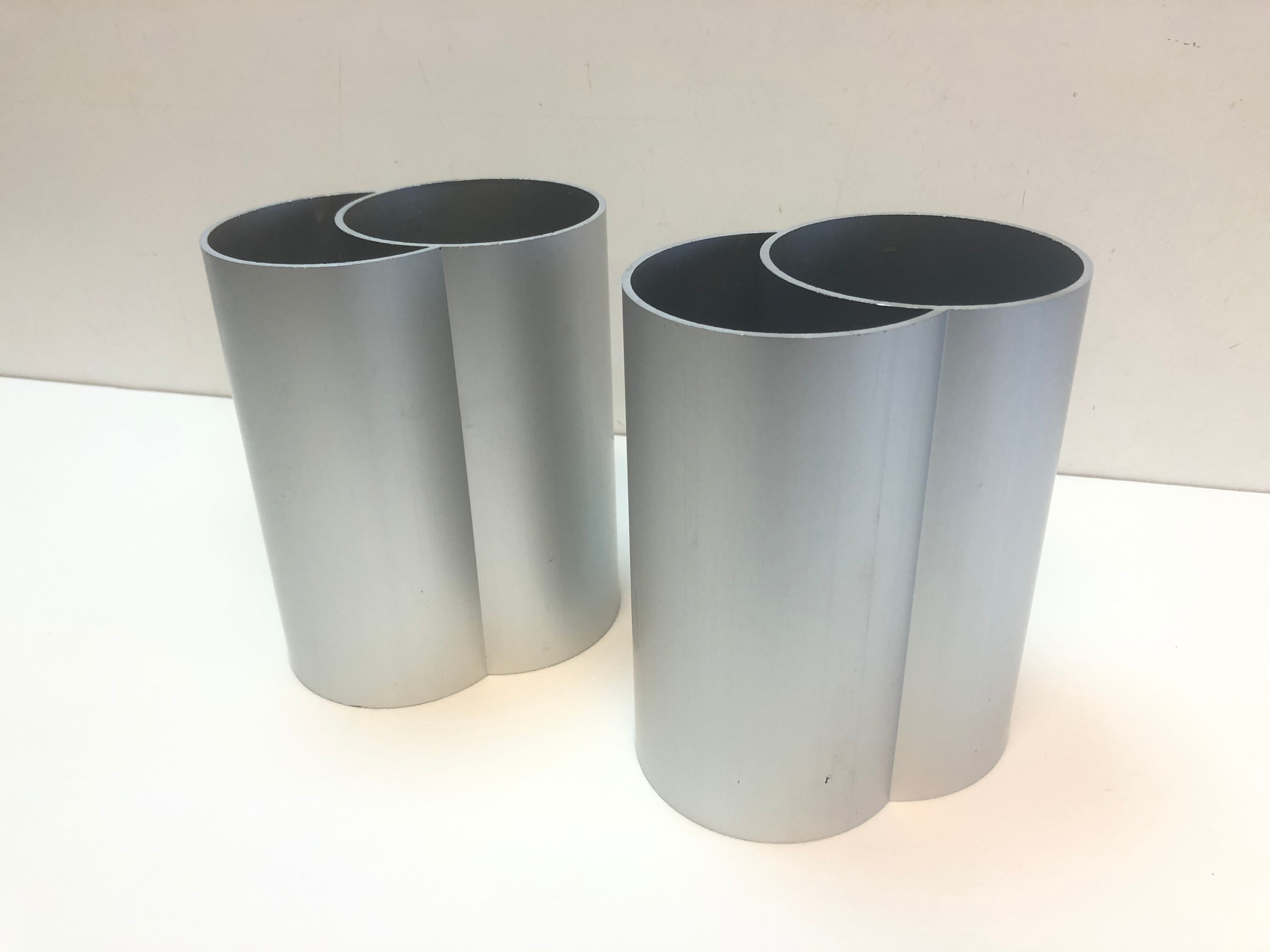 Pair of minimalist vase, 70s