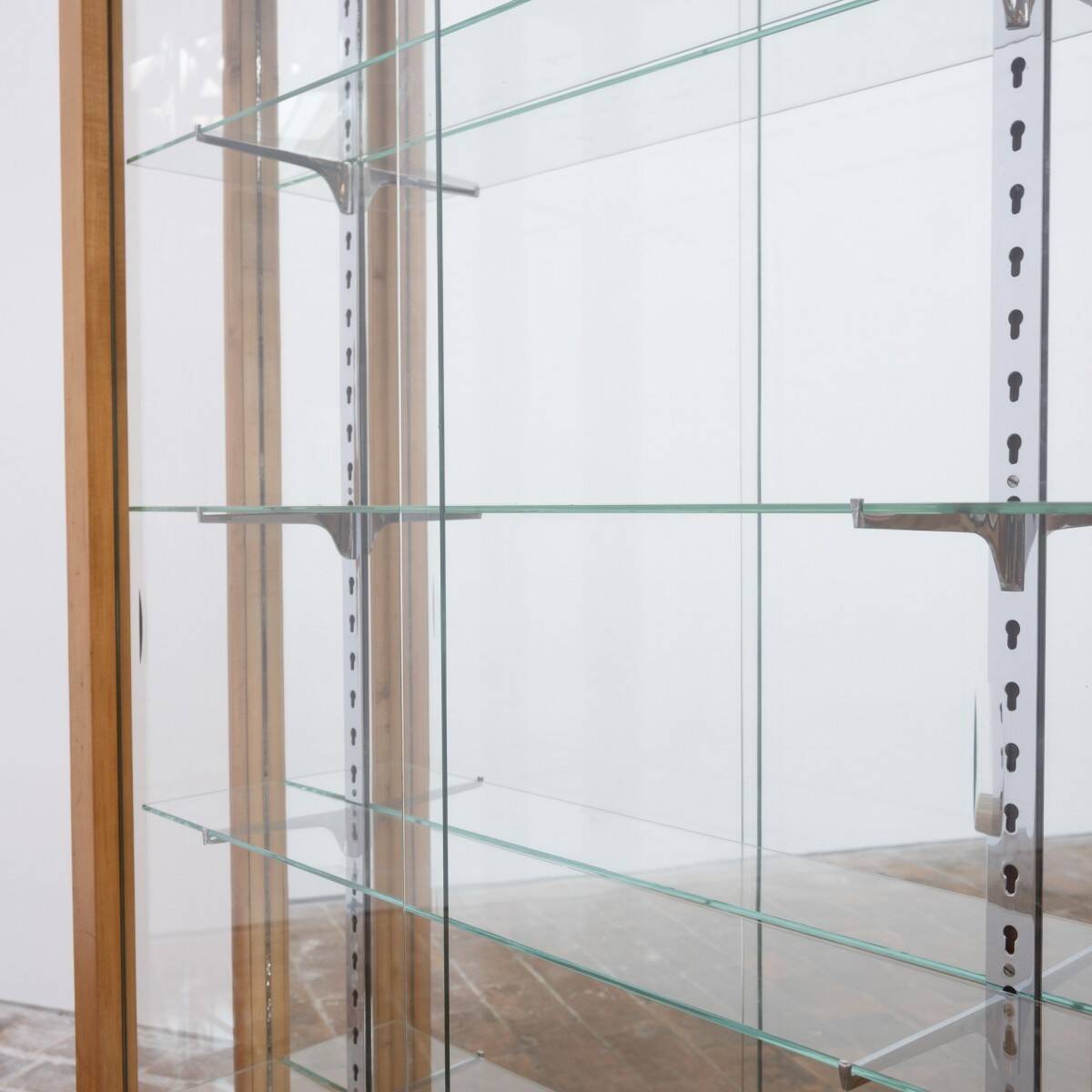 Blonde walnut display cabinet with sliding glass doors – 20th century
