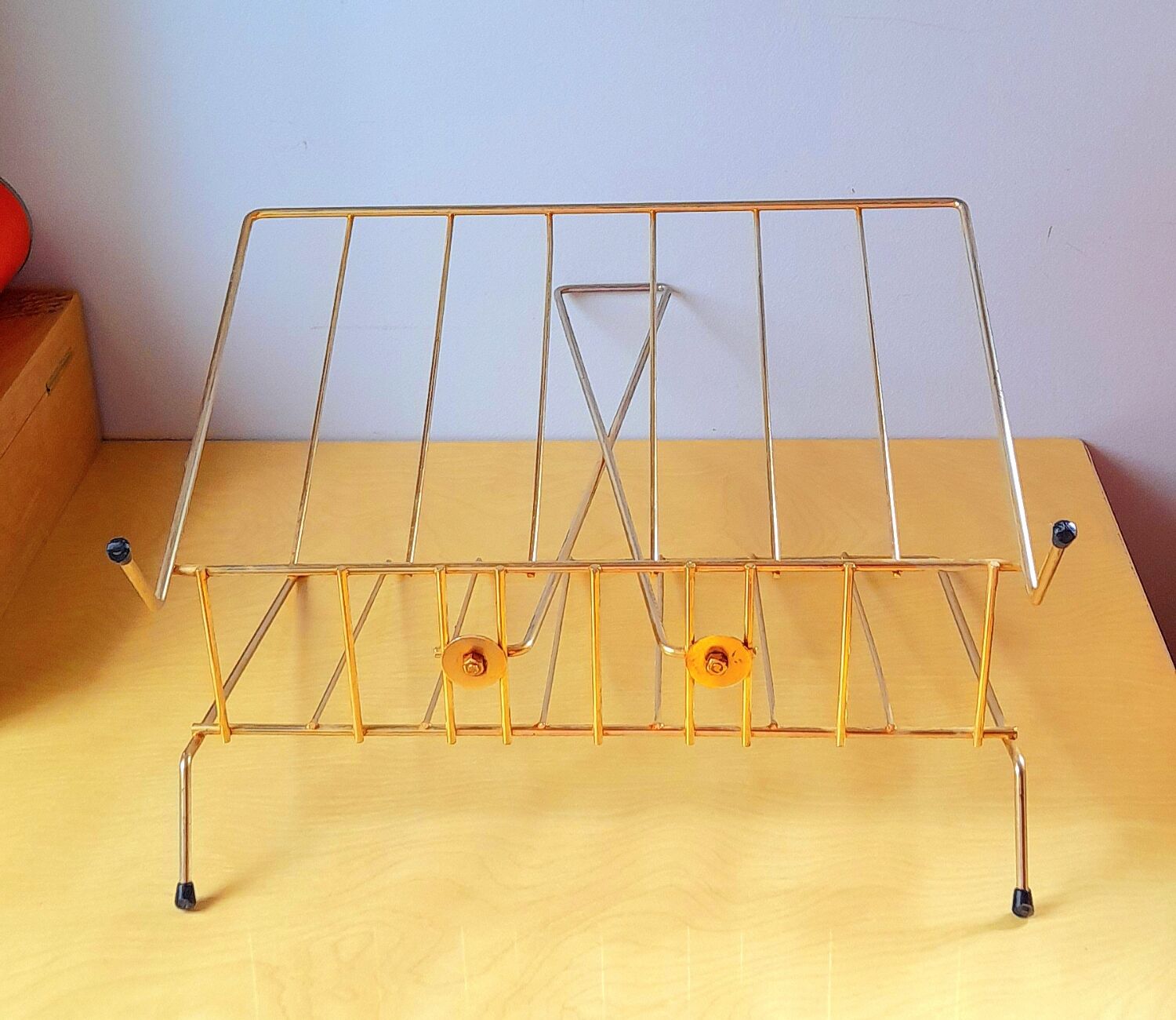 Magazine holder 60s
