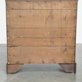 Commode anglaise ancienne dotée de 5 tiroirs et d'une patine